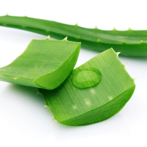 chiet-xuat-lo-hoi-than-duoc-cho-lan-da-trong-san-pham-collagen-glutathione