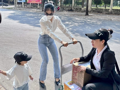 Corset Chuẩn gieo duyên từ thiện