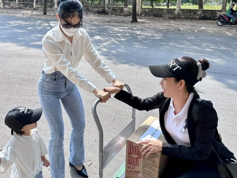 Corset Chuẩn gieo duyên từ thiện